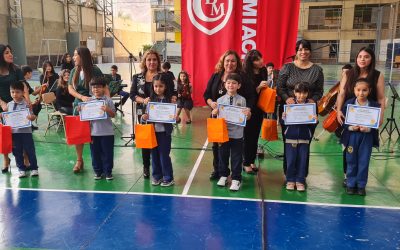 Premios a estudiantes en Acto de Clausura Año Escolar 2023