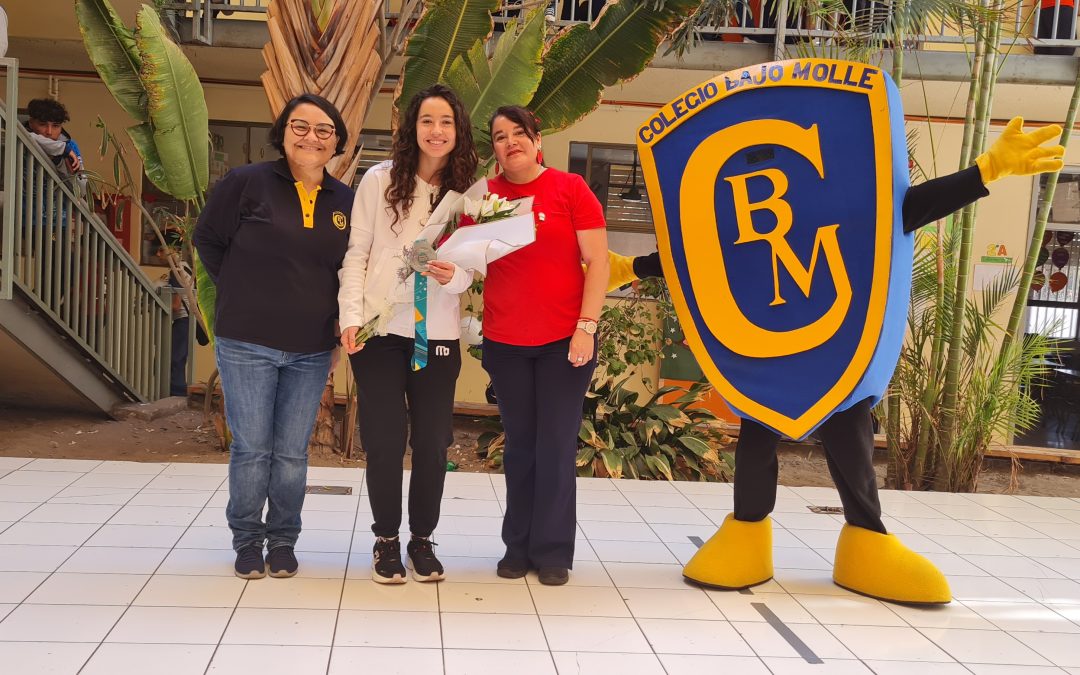 Colegio Bajo Molle recibió visita de destacada atleta iquiqueña