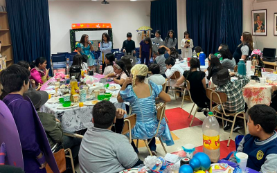 Nuestros estudiantes de 5° realizan “Chocolate Lector” sobre “Mac, el Microbio Desconocido”