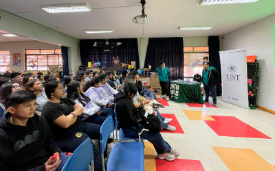 Universidad Santo Tomás dicta charla para nuestros estudiantes de IV° Medio